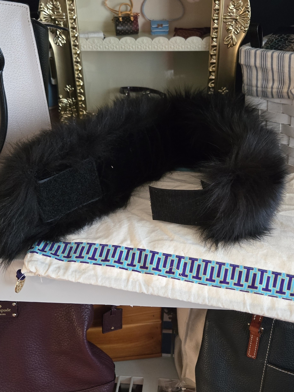 S5A Saks Fifth Avenue Lux Genuine Fox Fur Collar in Black - Picture 2 of 6